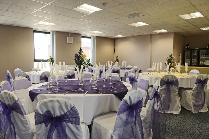 Ballroom/Hall 27 of 33