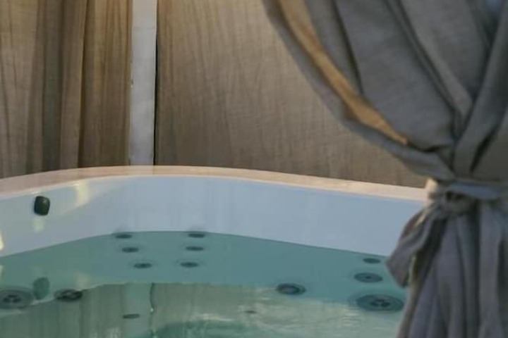 Hot Tub 50 of 119
