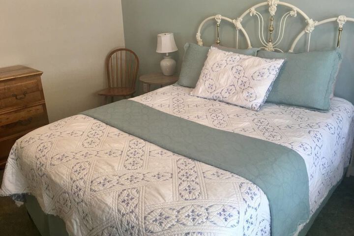 Room 2 of 9