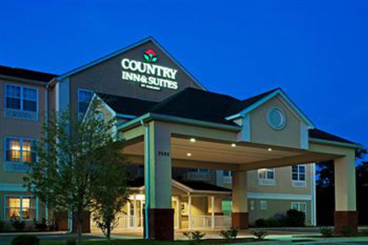 Hotel 6 of 12