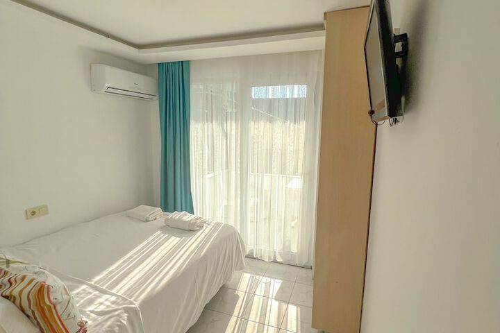 Room 12 of 50
