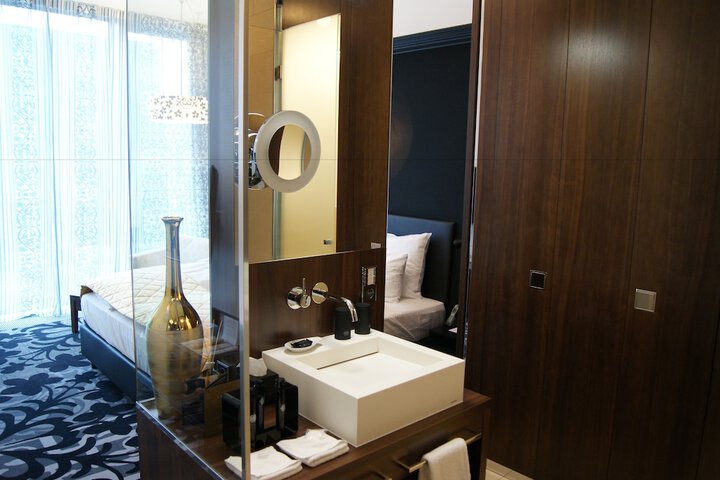 Room 84 of 142
