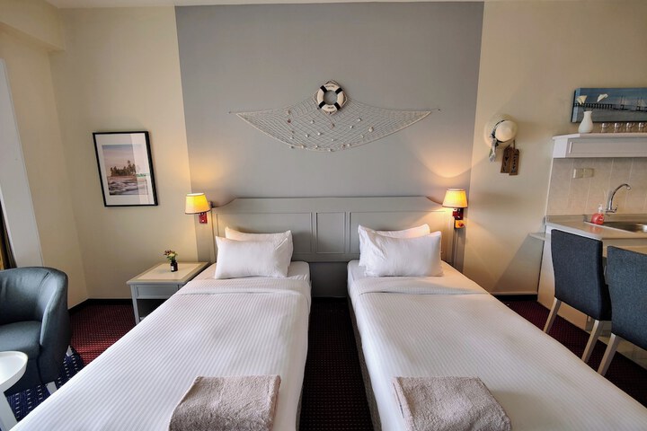 Room 346 of 650
