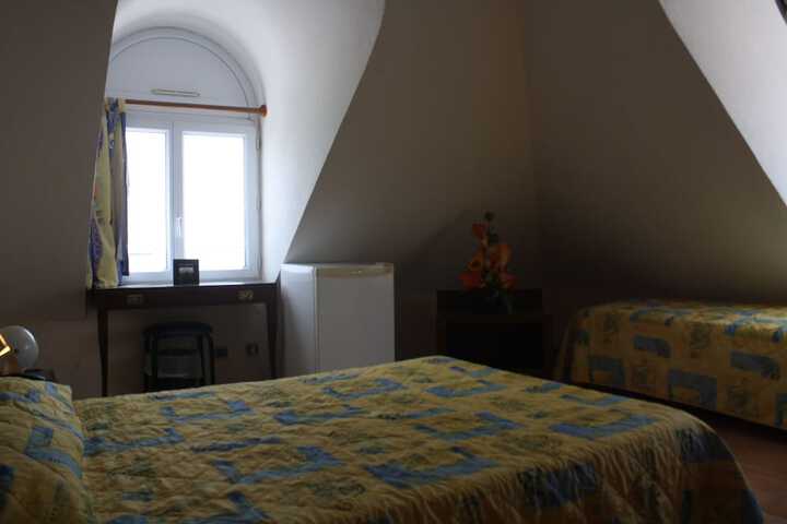 Room 18 of 93