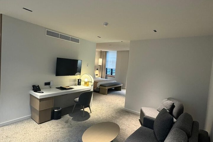 Room 60 of 105