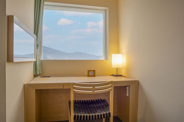 Room 14 of 16