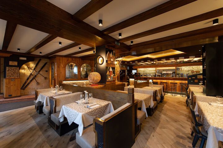 Dining Photos