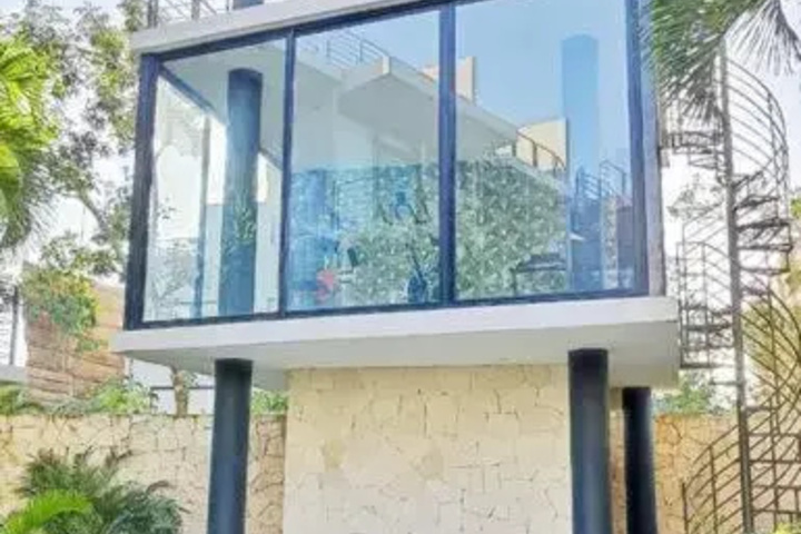 108 Amena Minutes to the Beach with Pool & Gym