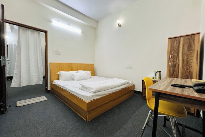 Room 15 of 32