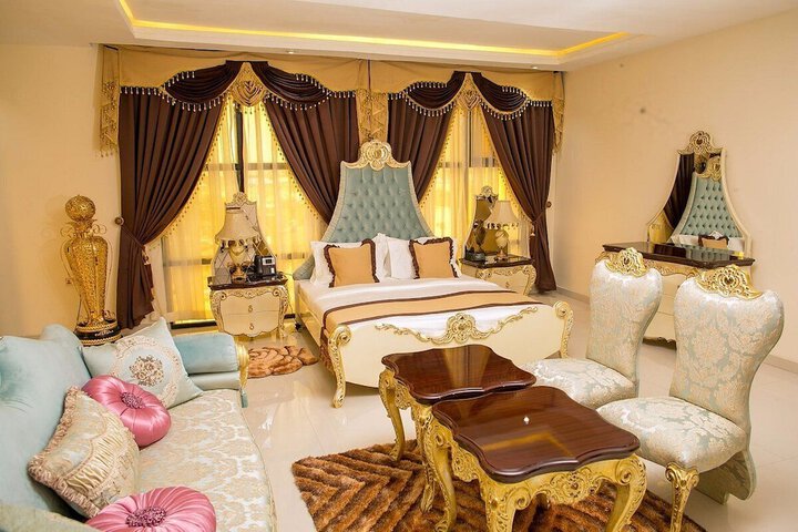Room 5 of 20