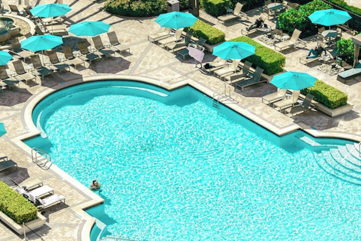 Hotel with Pool
