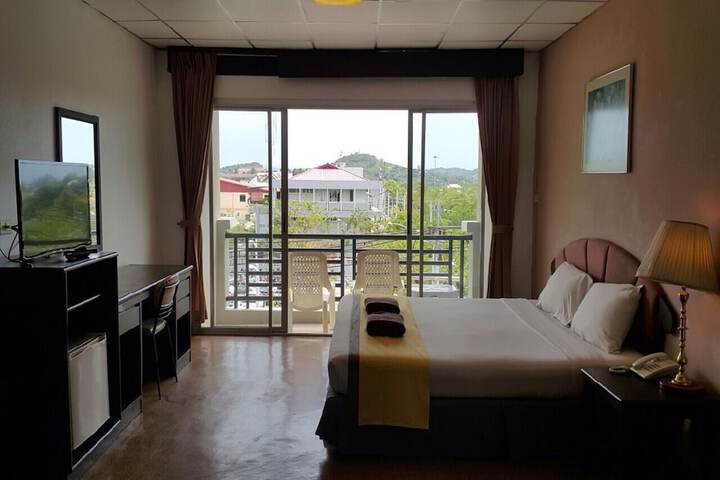Room 16 of 24
