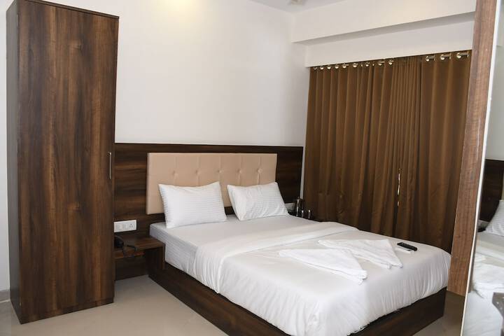 Room 8 of 21