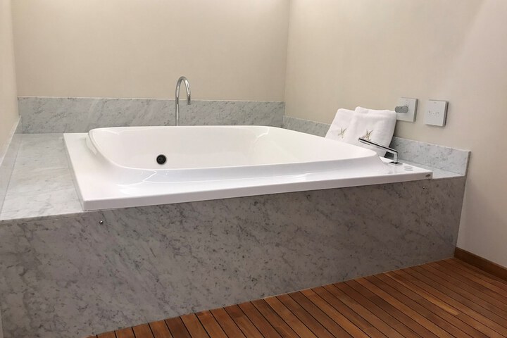 Hot Tub 29 of 71