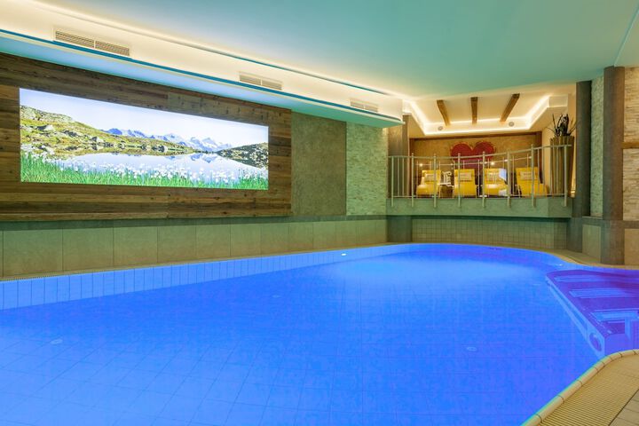 Pool 40 of 72