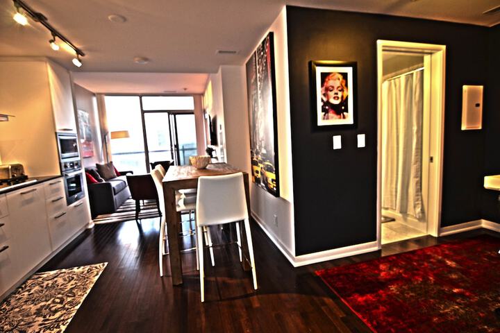 Room 8 of 30