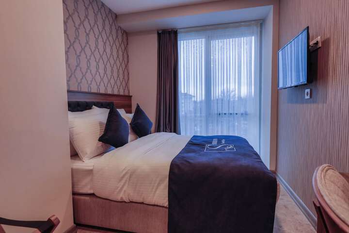 Room 34 of 84