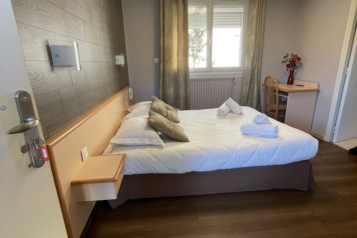 Room 7 of 38