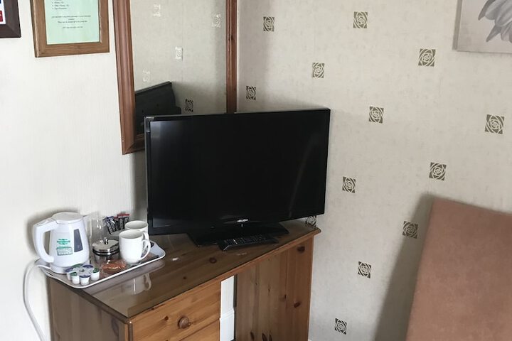 Room 3 of 38