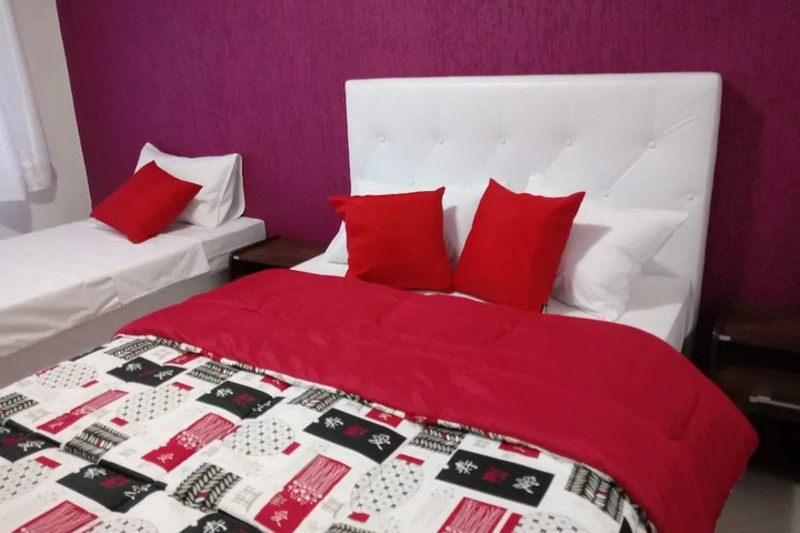Room 2 of 35