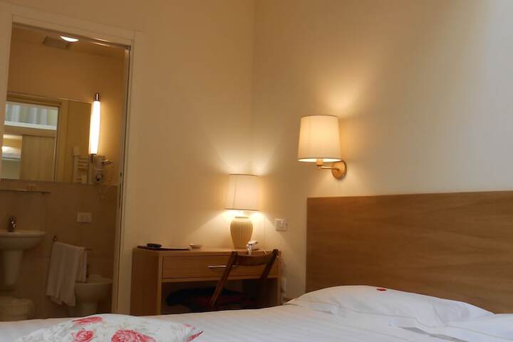 Room 18 of 40