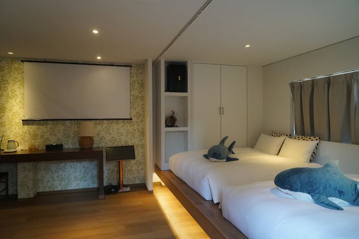 Room 79 of 149
