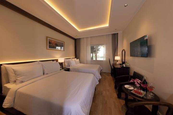Room 25 of 48