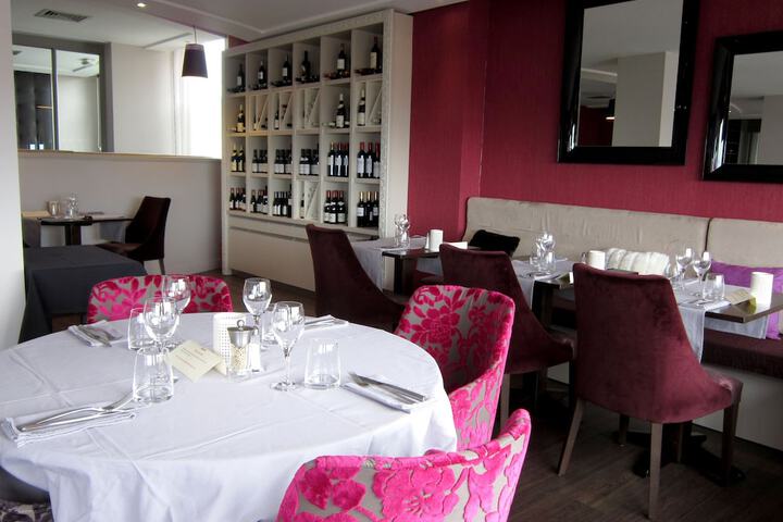 Dining 37 of 67