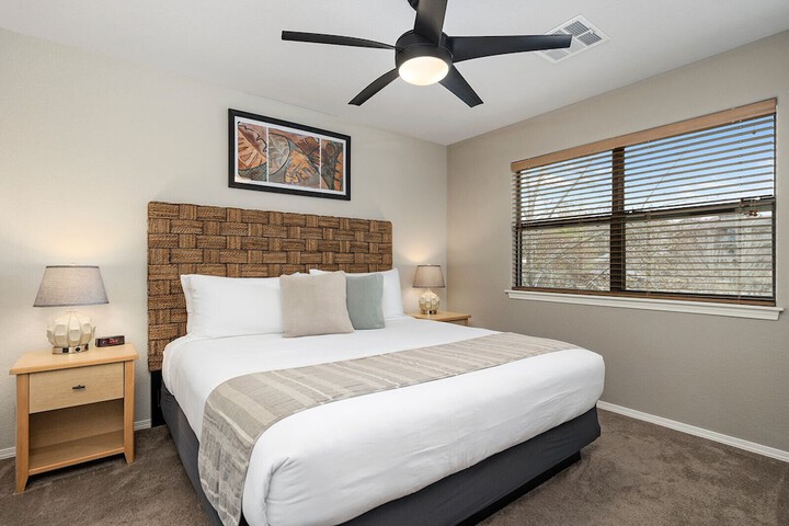 Room 52 of 220