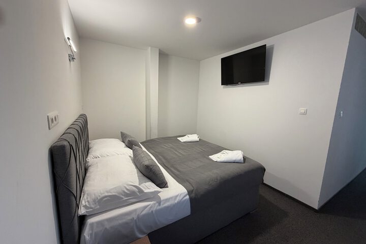 Room 65 of 167