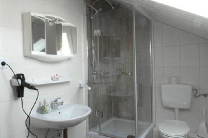 Room 5 of 17