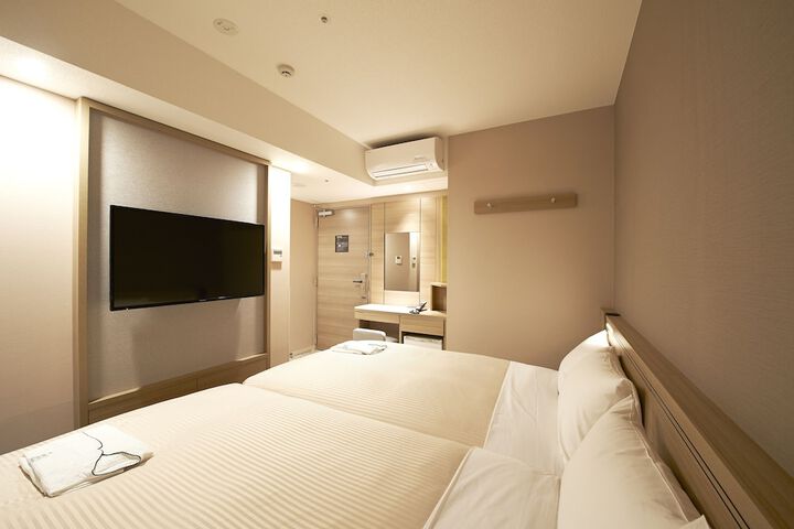 Room 8 of 61