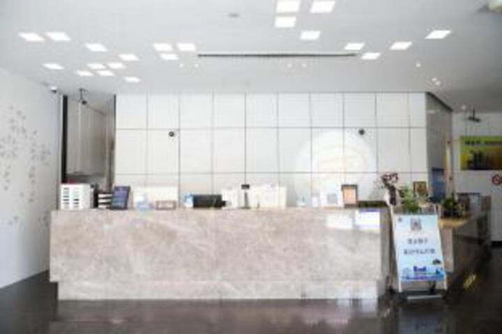 Sushi Light Luxury Hotel (Shanghai South Railway Station)