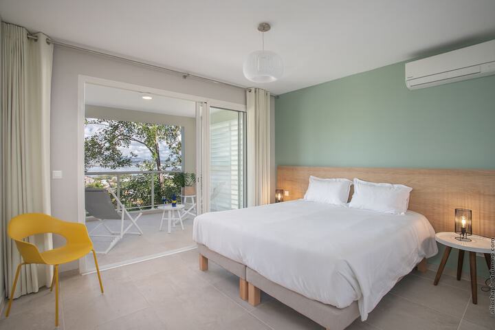 Room 2 of 48