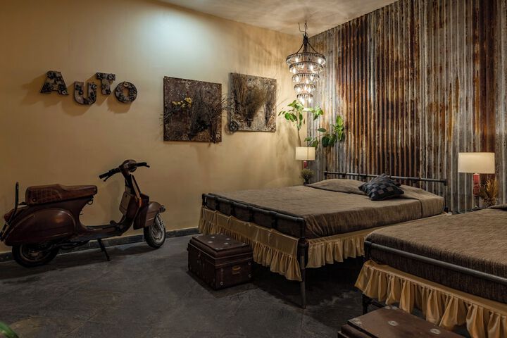 Room 4 of 41