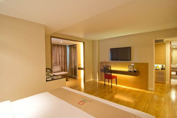 Room 19 of 42