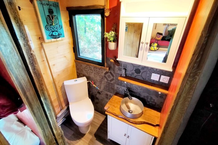 Room 9 of 14