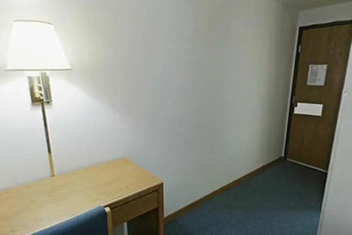 Room 10 of 10