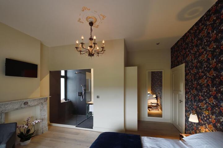 Room 15 of 63