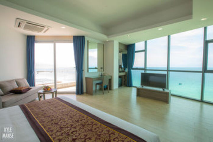 Room 35 of 64