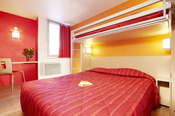 Room 3 of 13