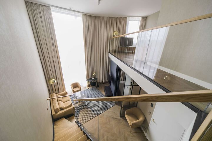 Room 35 of 170