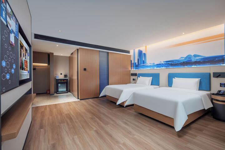 Room 16 of 22