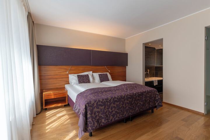 Room 45 of 109