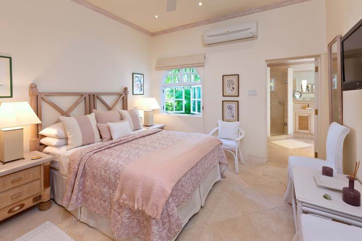Room 5 of 25