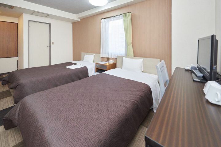 Room 15 of 27