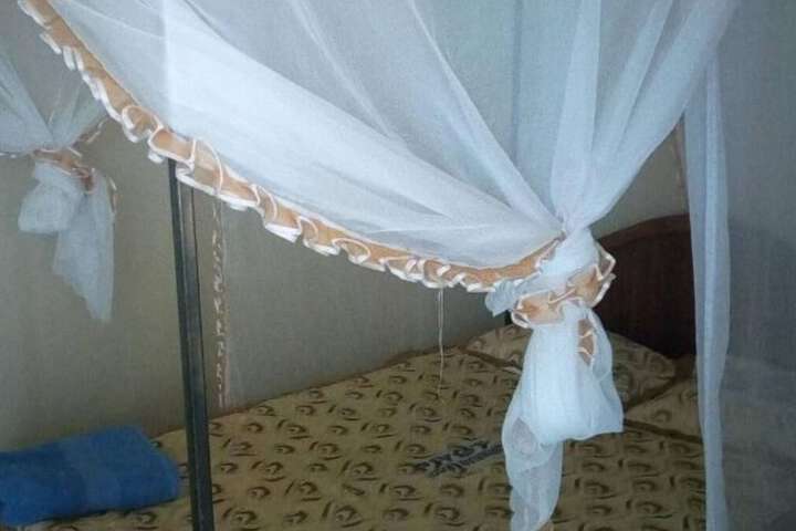 Room 4 of 7