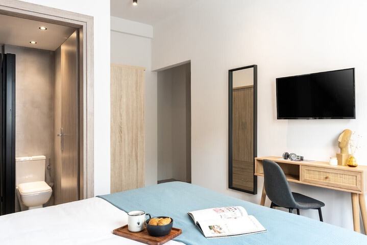 Room 12 of 82