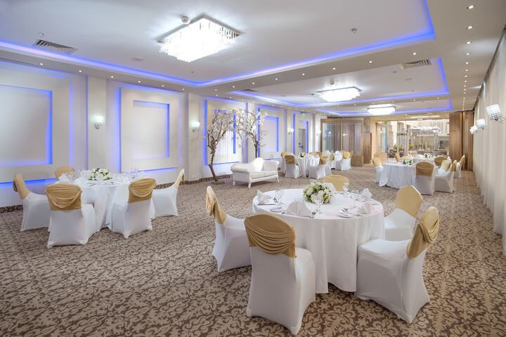 Ballroom/Hall 59 of 71
