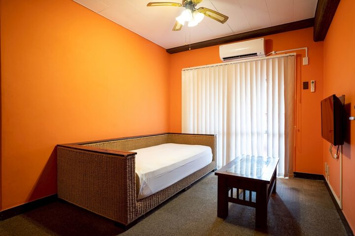 Room 38 of 127